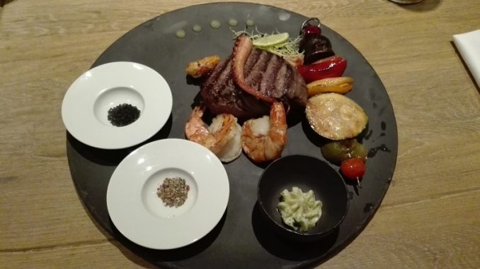 Die Surf and Turf Variante im Door No. 8 mit einem 280g Steak